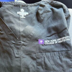 NYU scrub top black